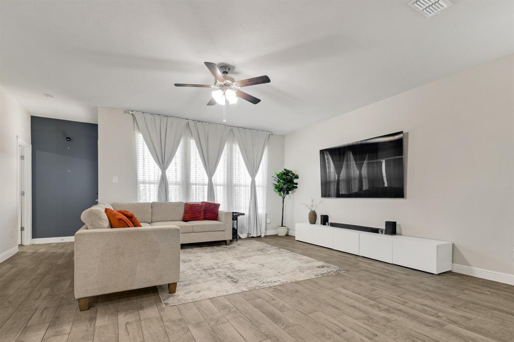 TRAILS OF ELIZABETH CREEK - Residential Lease