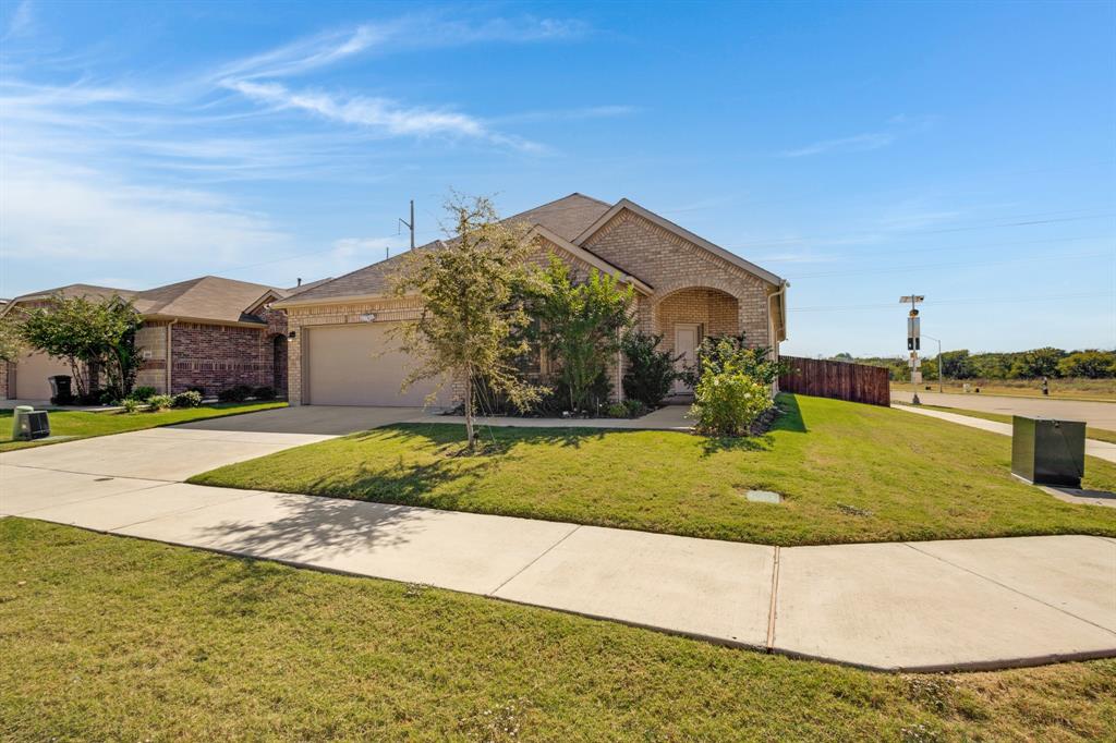 TRAILS OF ELIZABETH CREEK - Residential Lease