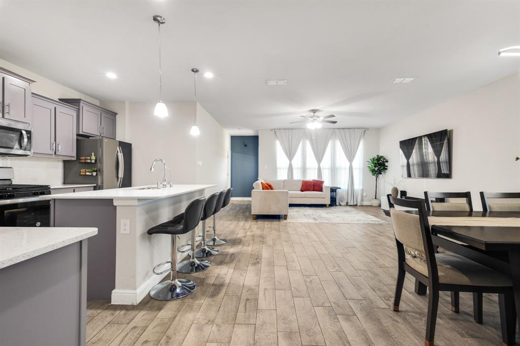 TRAILS OF ELIZABETH CREEK - Residential Lease