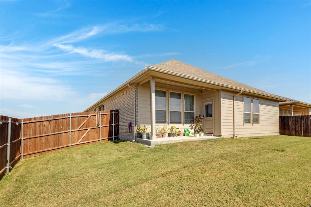 TRAILS OF ELIZABETH CREEK - Residential Lease