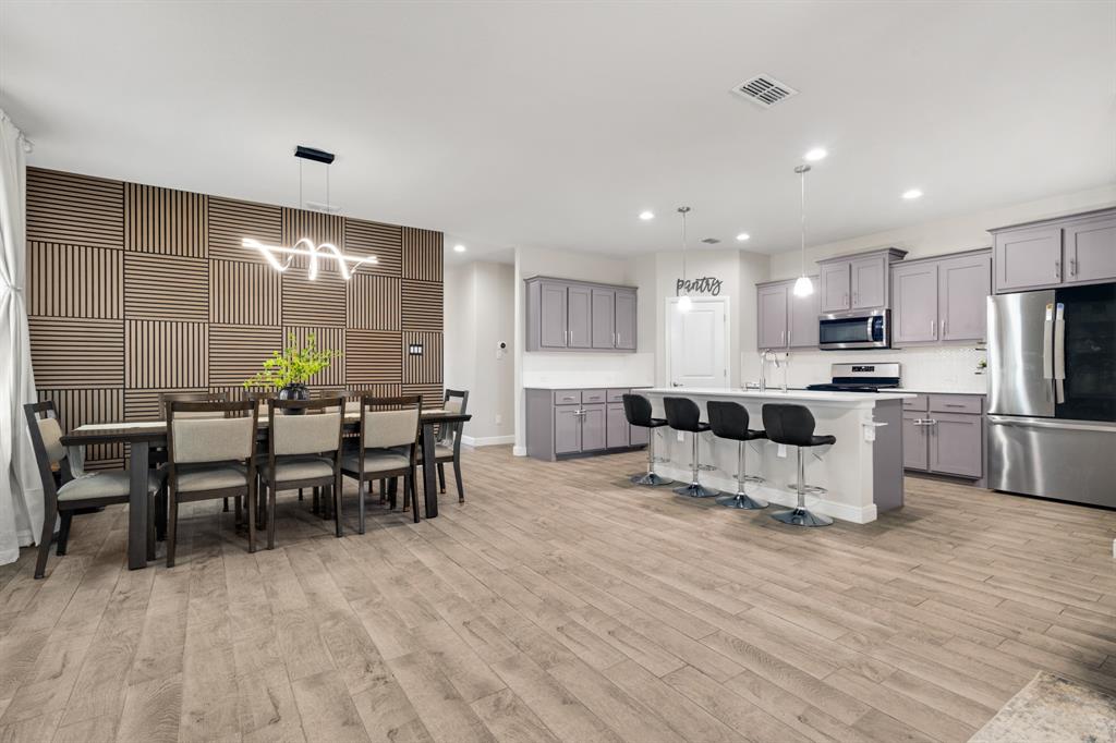 TRAILS OF ELIZABETH CREEK - Residential Lease