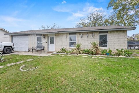 126 Lynnwood Place Lewisville TX 75067