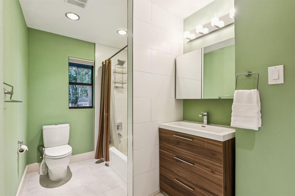 White Rock North 11 Instl - Residential