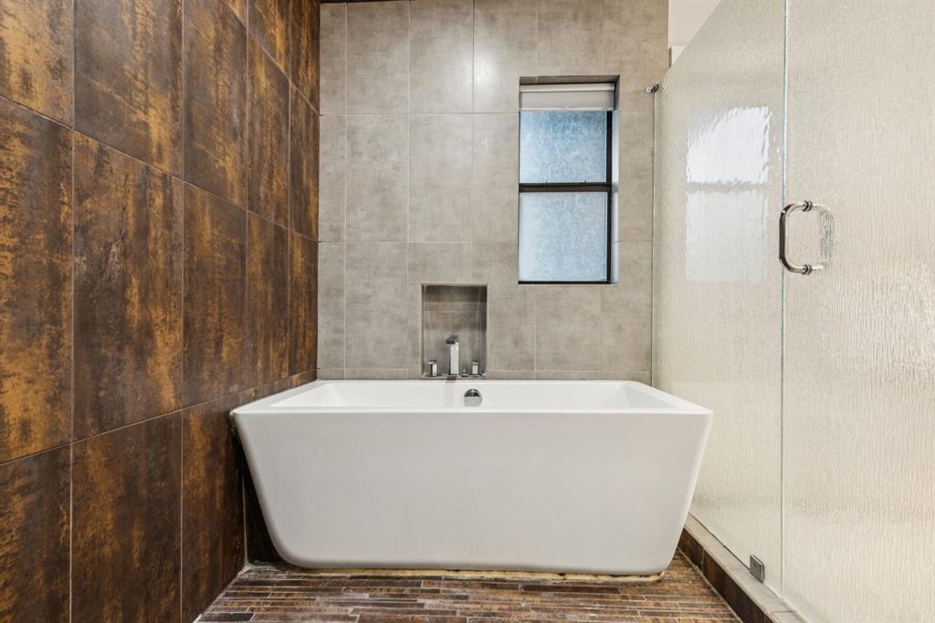 White Rock North 11 Instl - Residential