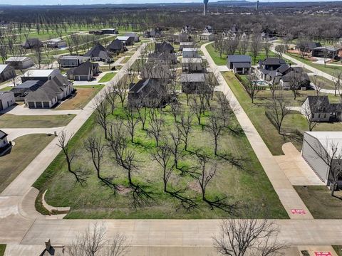 3013 Skyhawk Drive Granbury TX 76049