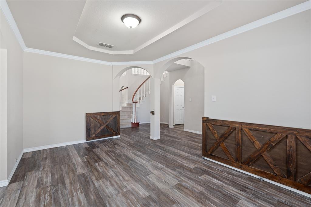 1617 Bassett Hound Drive