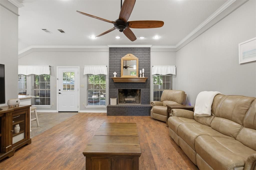 Photo of 2505 Hillview Court, Denton, TX 76209 (MLS # 21271703)