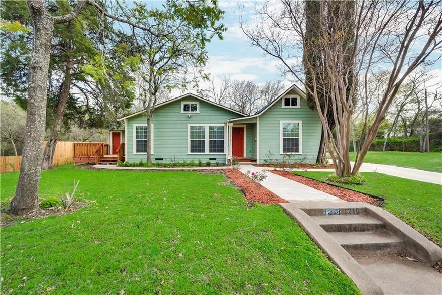 Beautifully remodeled spacious home and office with great visibility on a lot that is zoned for residential and commercial use with parking space suitable for a business. This  home features hardwood floors throughout the house. Spacious kitchen with exotic granite counter tops and island. Big windows with lots of natural light. Big size bedrooms and an extra room that could be a 4th bedroom. New roof, HVAC, windows, siding, paint, kitchen, baths, and much more. The wooden deck off of the cozy master bedroom is perfect for entertaining. This home is a must see for the individual looking to be close to Bishop Arts District, downtown and all that Urban Dallas has to offer!