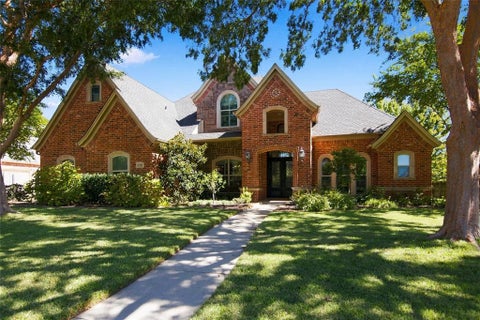 Photo of 6505 Champion Way, Colleyville, TX 76034 (MLS # 21402076)