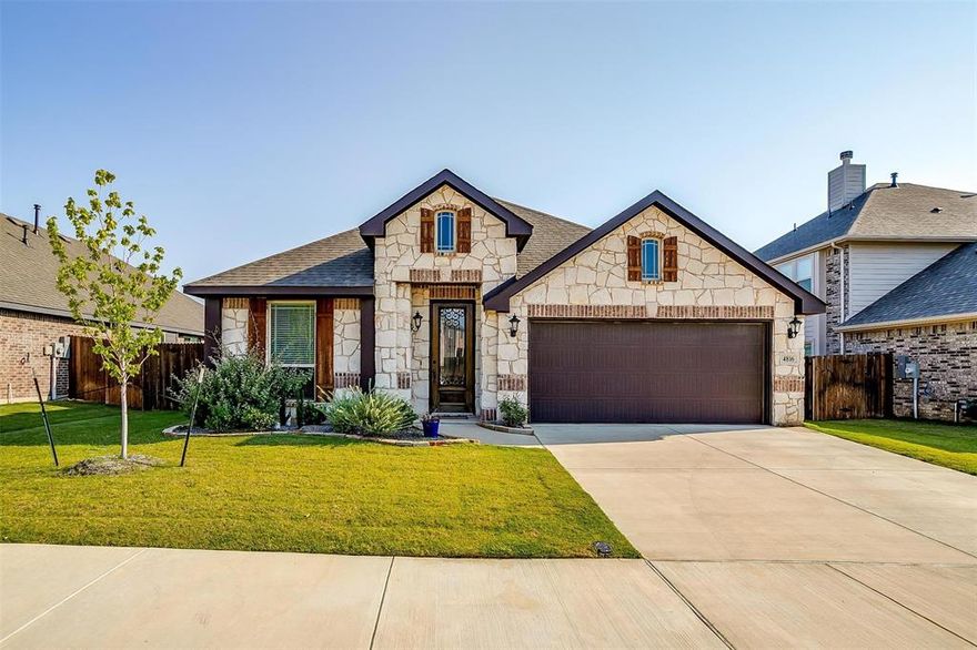 One-story with an open & functional layout offering 4 bedrooms, 2 baths, and a study off the entrance with glass french doors. Great curb appeal with a stone exterior accented by brick, an upgraded 8' Mahogany front door with glass & iron accents, and landscaping. Private homesite backing up to a greenbelt with no rear neighbors! Bright & open family room flows into the kitchen and dining space, with scratch-resistant laminate wood tile floors throughout the entire space. Other thoughtful details include a built-in buffet, covered rear patio, built-in gas SS appliances & quartz
countertops in the kitchen energy-efficient elements throughout, and a fully fenced yard with stained fencing and an irrigation system.