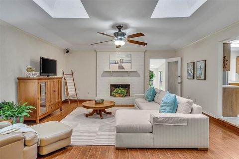 6824 Greenacres Drive North Richland Hills TX 76182