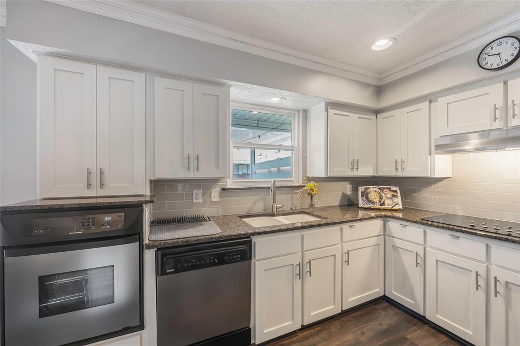 Sandhurst Manor - Residential