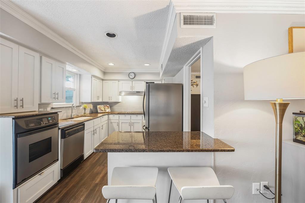 Sandhurst Manor - Residential