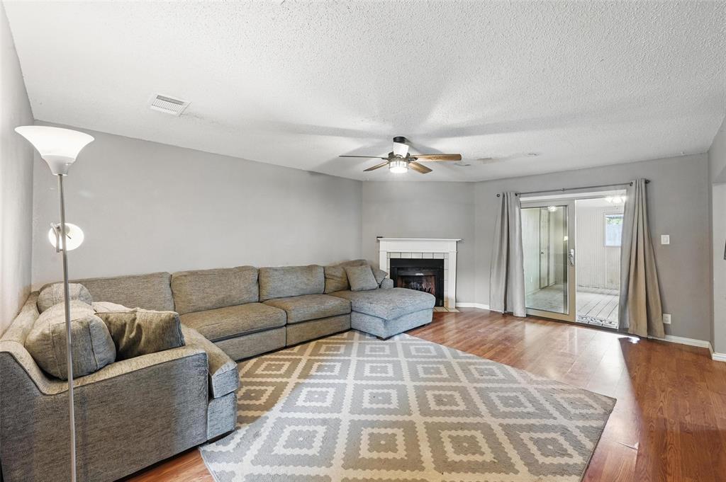 4841 Woodstock Drive