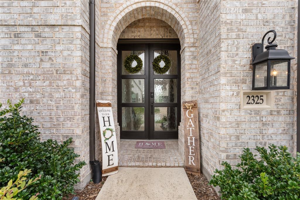 2325 Miranda Lane