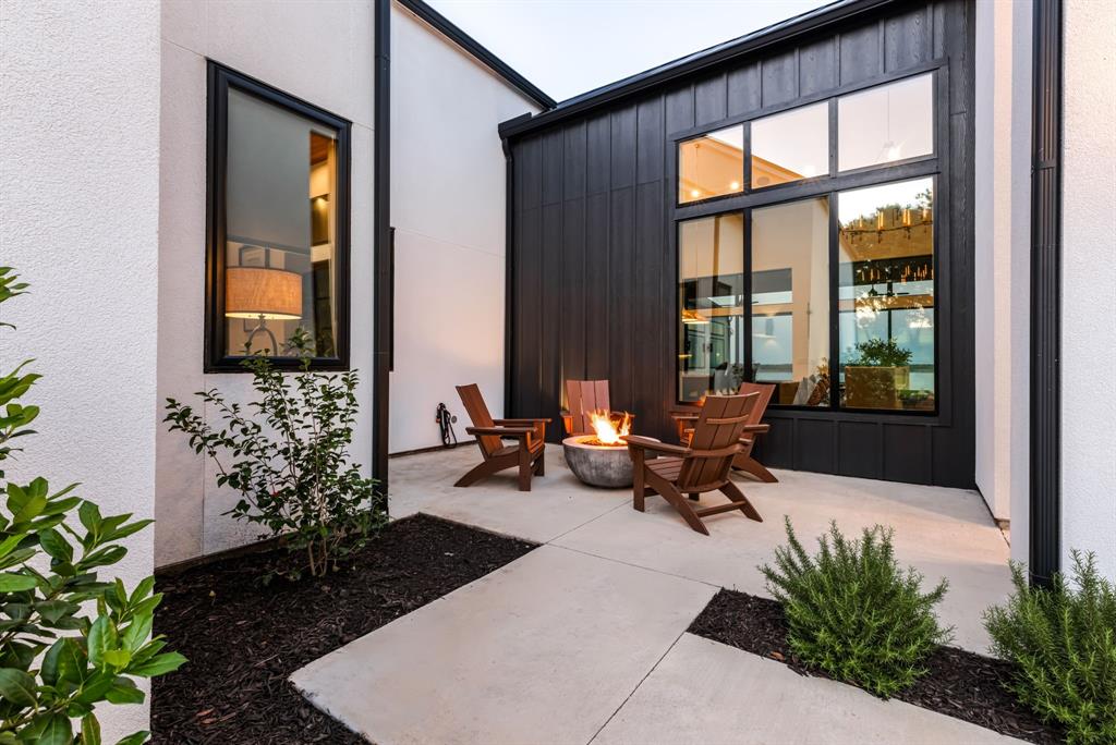 1129 Beacon Shore Road