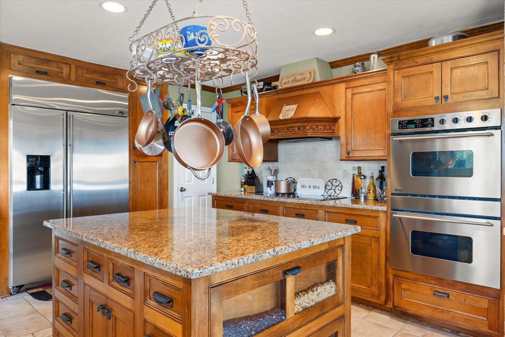 Lakecrest Manor - Residential