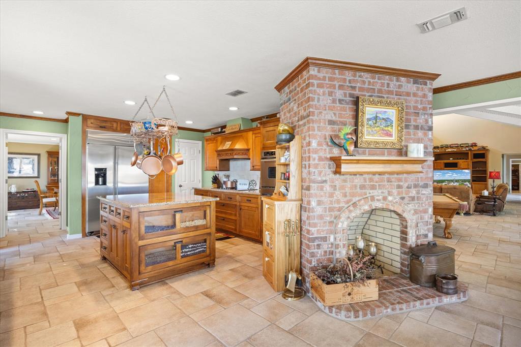 Lakecrest Manor - Residential