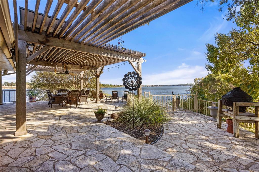 Lakecrest Manor - Residential