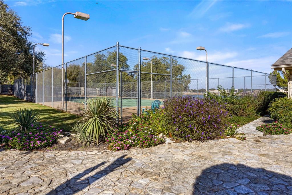 Lakecrest Manor - Residential