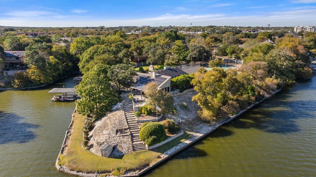 Lakecrest Manor - Residential