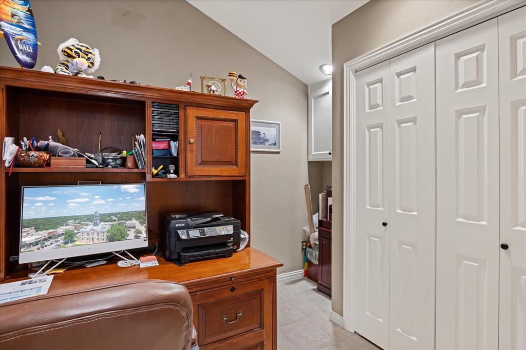 Lakecrest Manor - Residential