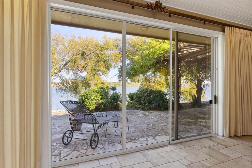 Lakecrest Manor - Residential