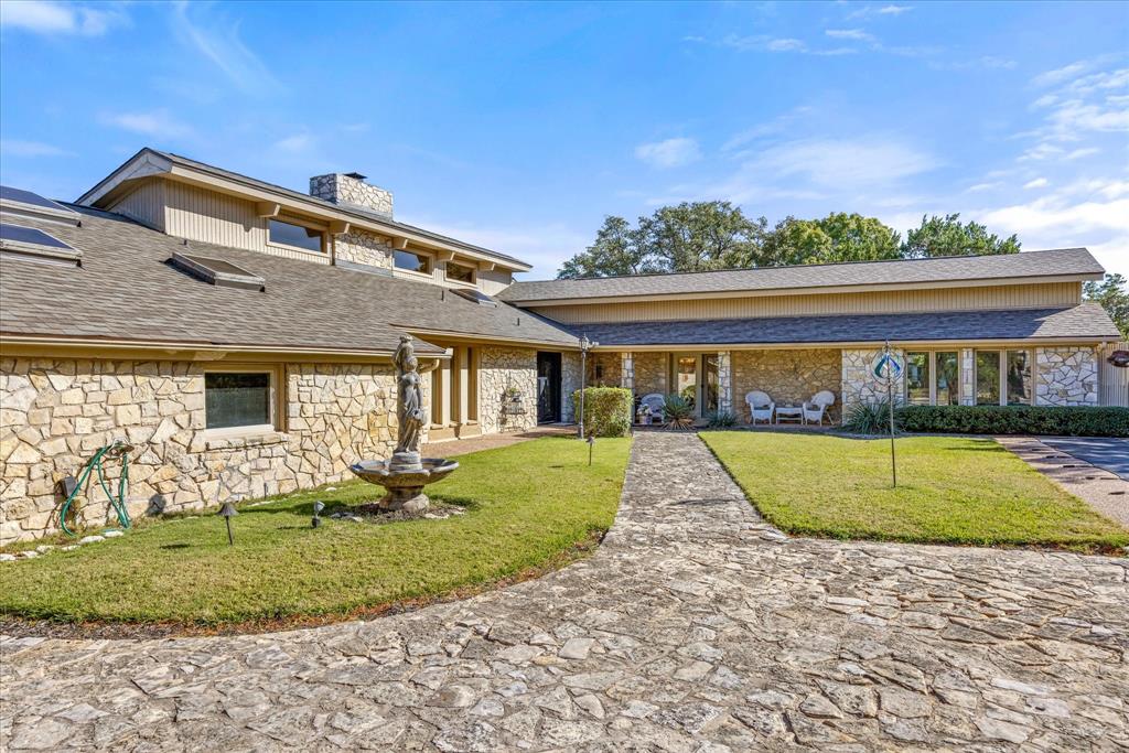 Lakecrest Manor - Residential