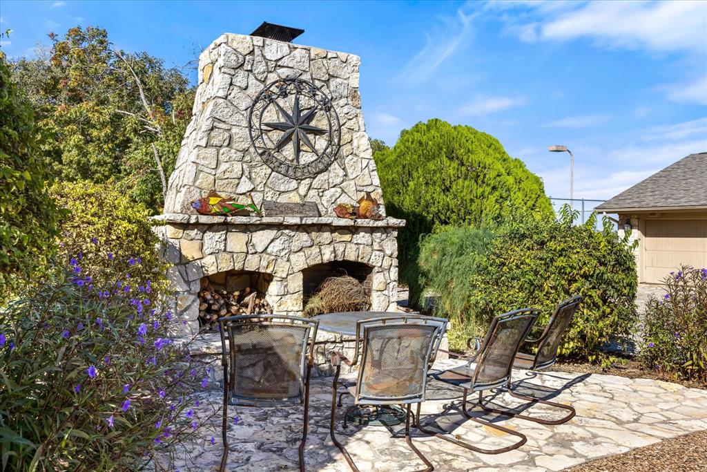 Lakecrest Manor - Residential