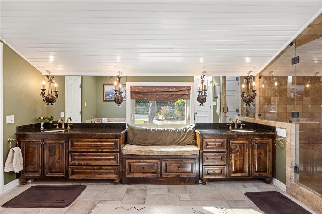 Lakecrest Manor - Residential