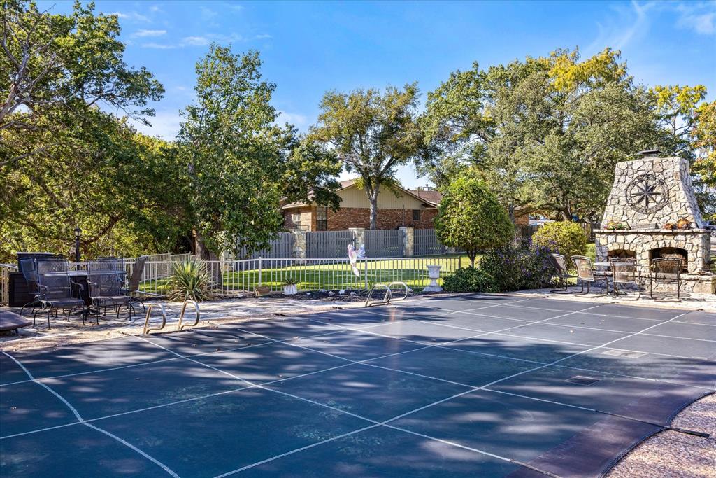 Lakecrest Manor - Residential