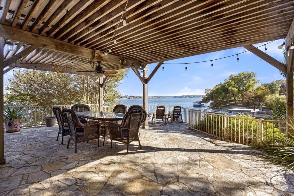 Lakecrest Manor - Residential