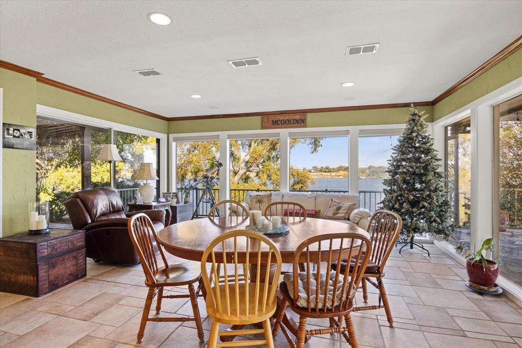 Lakecrest Manor - Residential