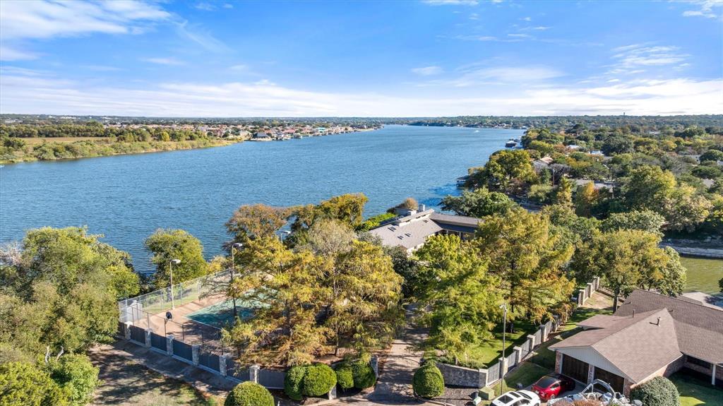 Lakecrest Manor - Residential