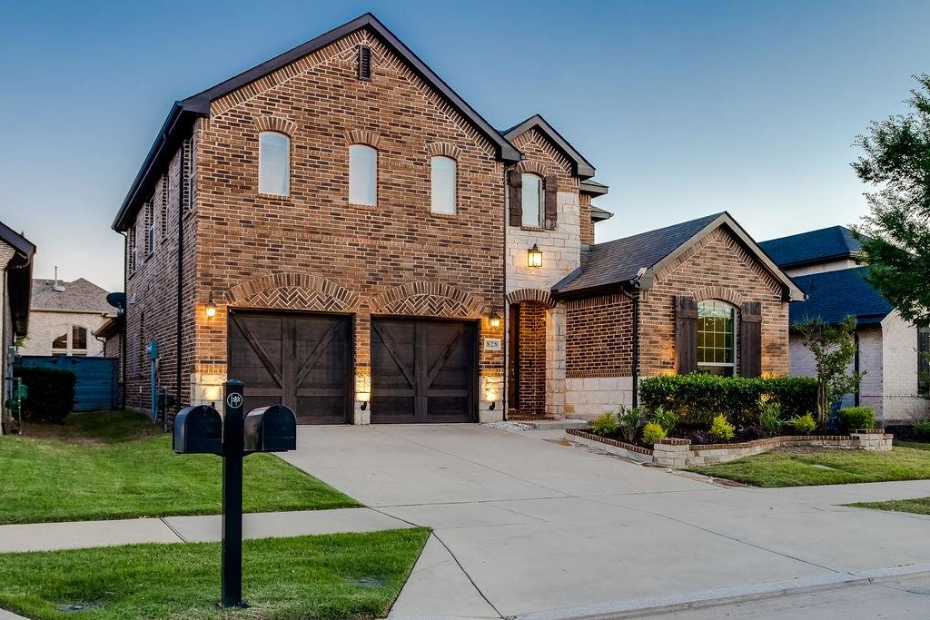 828 Parkland Drive