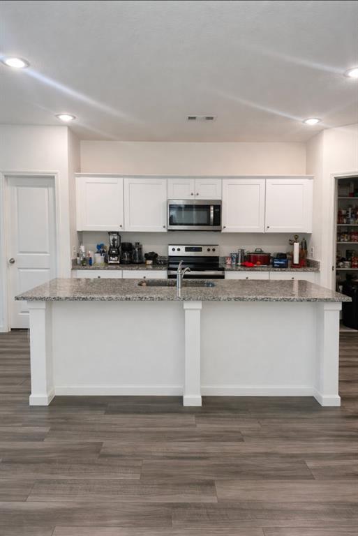 2437 Frio River Road