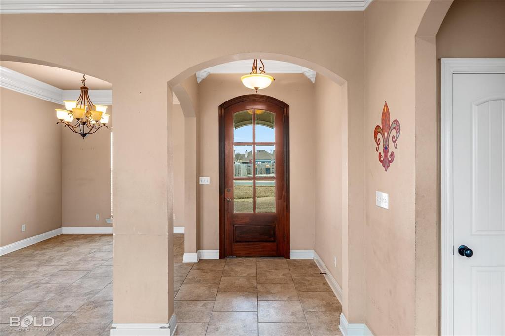 Village Tiburon 06 - Residential