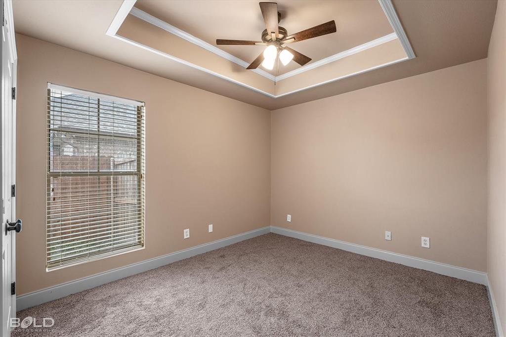 Village Tiburon 06 - Residential