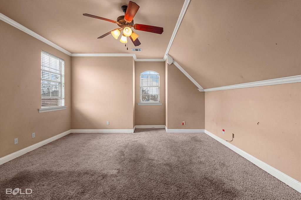 Village Tiburon 06 - Residential