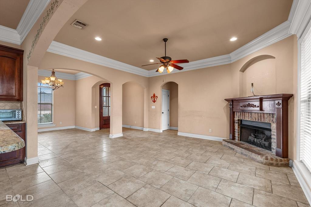 Village Tiburon 06 - Residential