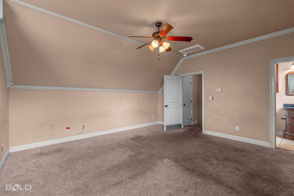 Village Tiburon 06 - Residential