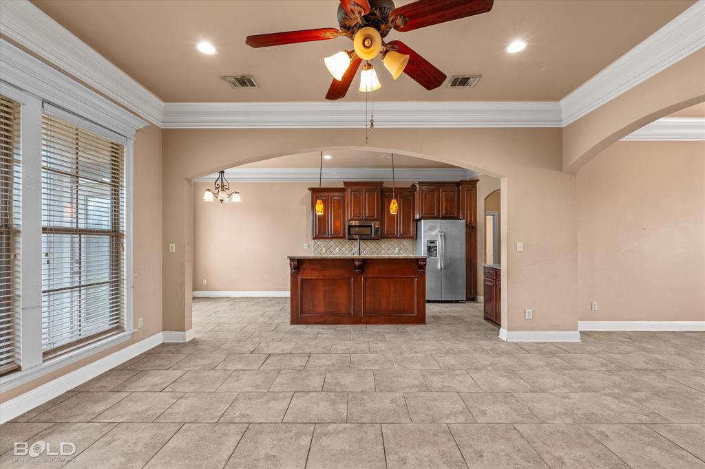 Village Tiburon 06 - Residential