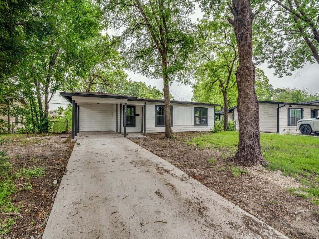 Photo of 616 Leyenda Drive, Mesquite, TX 75149 (MLS # 21323716)