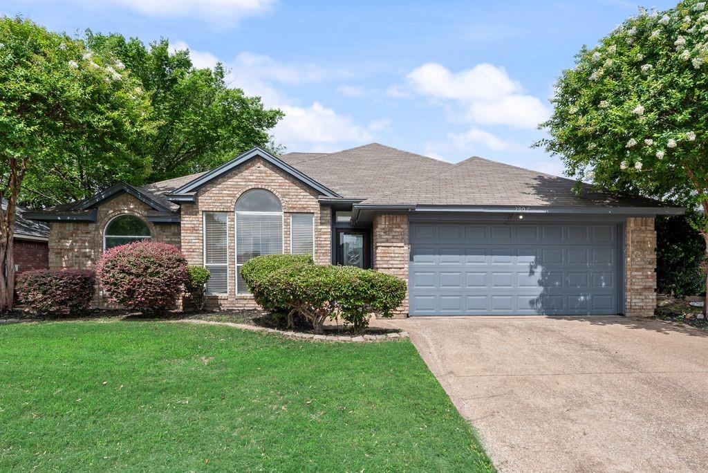 2907 Clairemont Lane