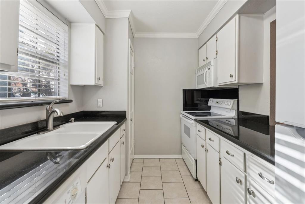 Dickason Condo 3627 - Residential Lease