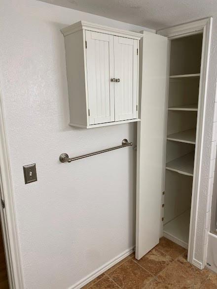 River Oaks Condos - Residential Lease