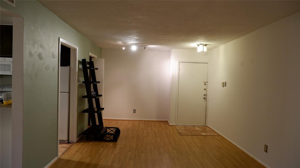 River Oaks Condos - Residential Lease