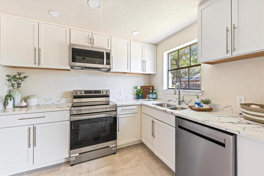 Decordova Bend Estate - Residential