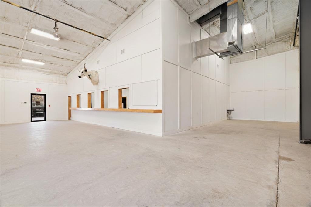 na - Commercial Sale