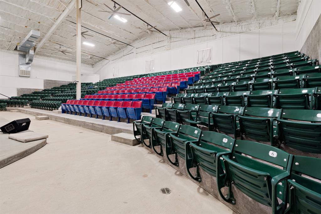 na - Commercial Sale